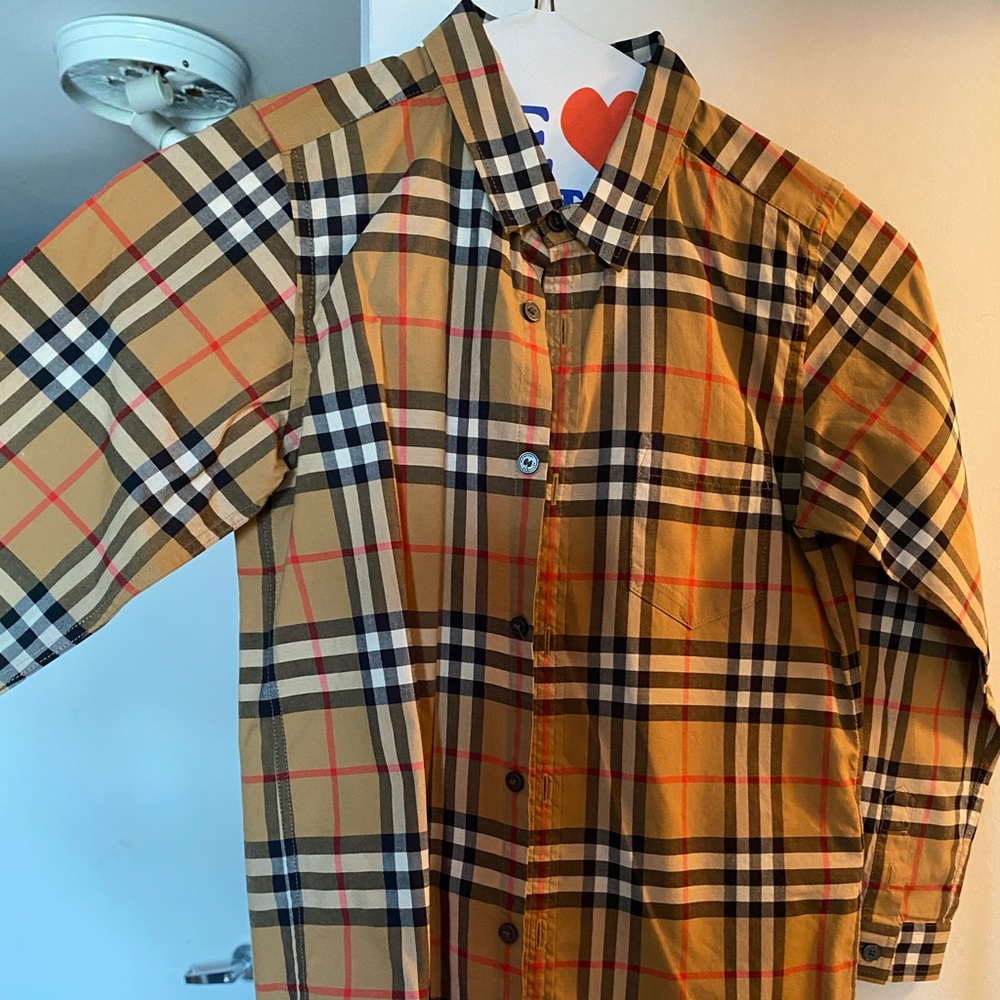 Boys size 8y Burberry shirt